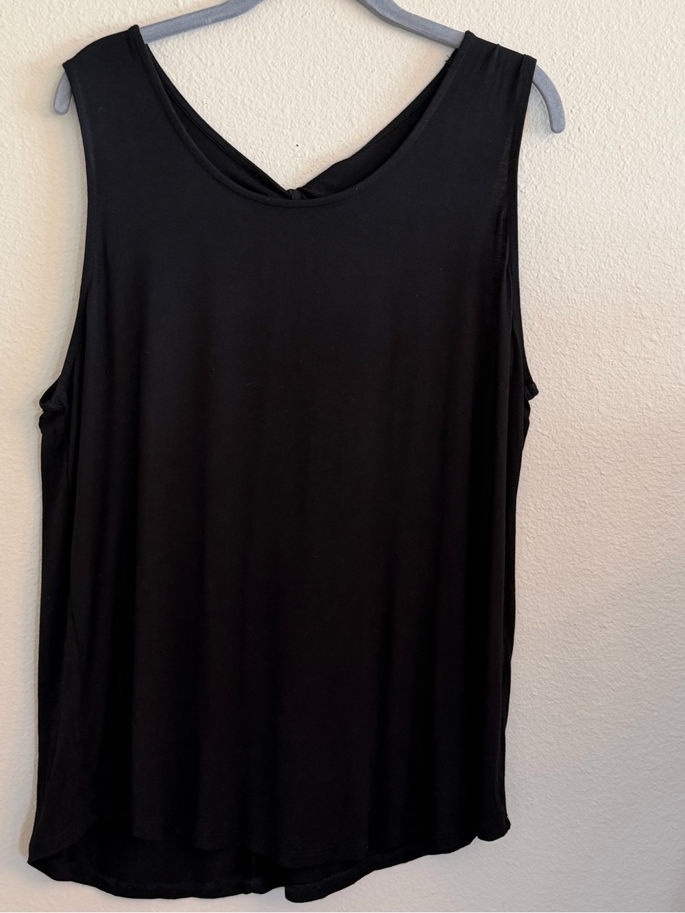 Market & Spruce Black V-Neck Sleeveless Tank Top